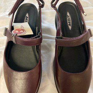 NWT--MBT Women's Koffi, Slingback shoes, size 10